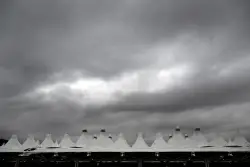 DIA flights grounded for thunderstorms, hundreds delayed